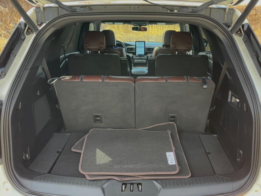 2021 Ford Explorer Platinum 4WD photo