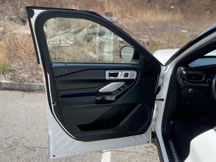 2021 Ford Explorer Platinum 4WD photo
