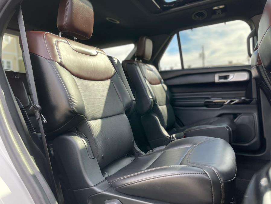 2021 Ford Explorer Platinum 4WD photo