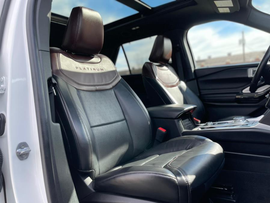 2021 Ford Explorer Platinum 4WD photo