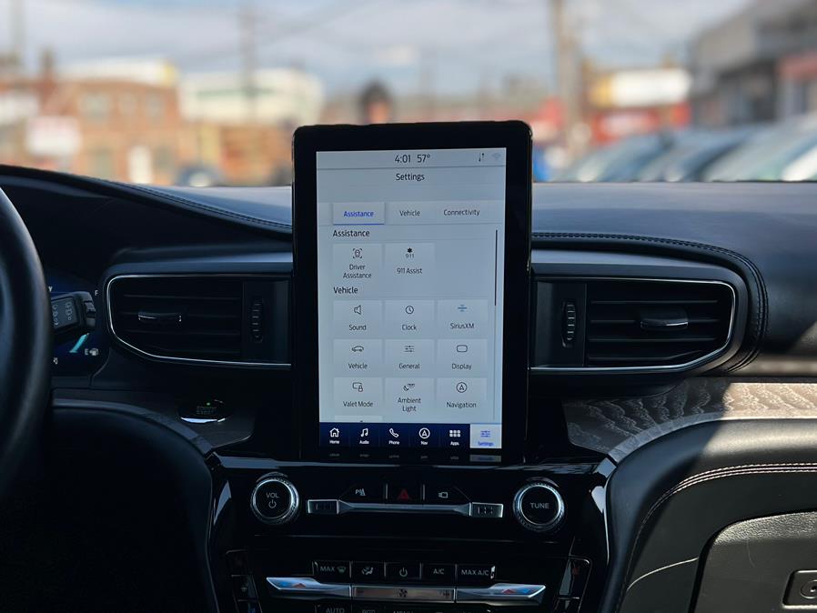 2021 Ford Explorer Platinum 4WD photo