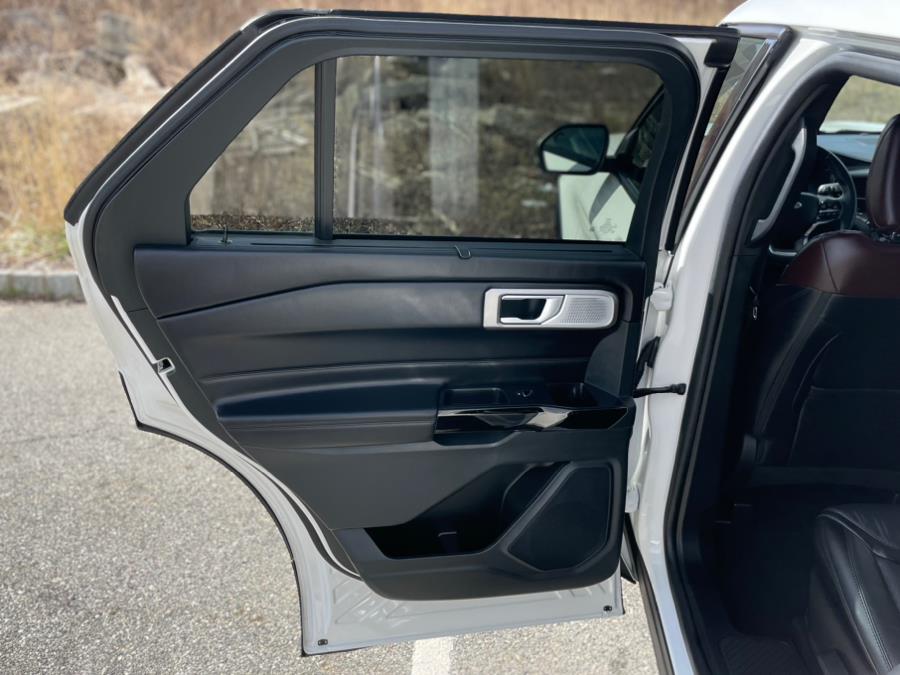 2021 Ford Explorer Platinum 4WD photo
