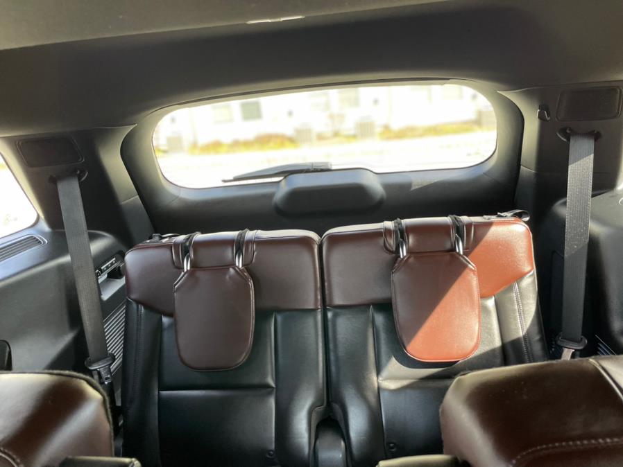 2021 Ford Explorer Platinum 4WD photo