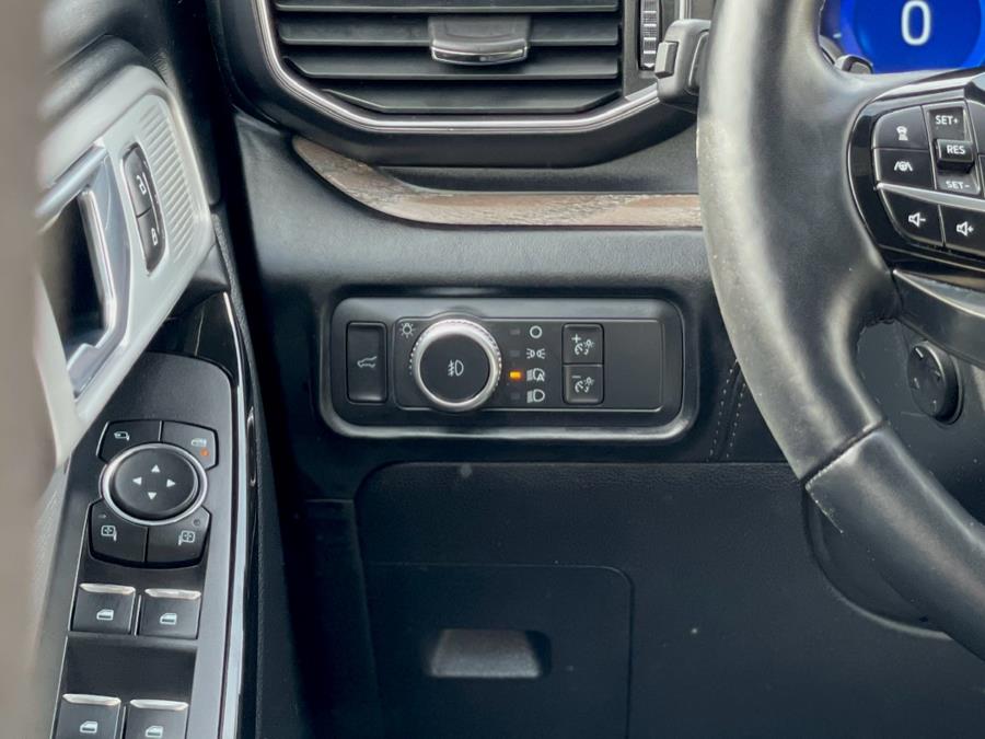 2021 Ford Explorer Platinum 4WD photo