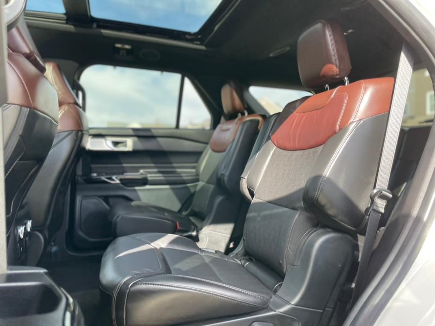 2021 Ford Explorer Platinum 4WD photo