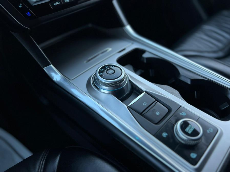 2020 Ford Explorer Platinum 4WD photo