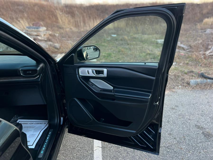 2020 Ford Explorer Platinum 4WD photo