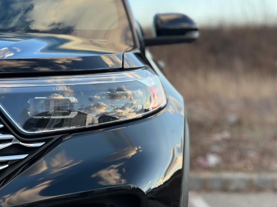 2020 Ford Explorer Platinum 4WD photo