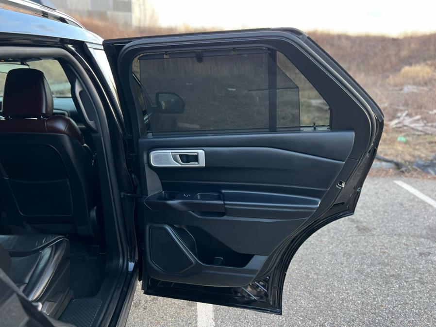 2020 Ford Explorer Platinum 4WD photo