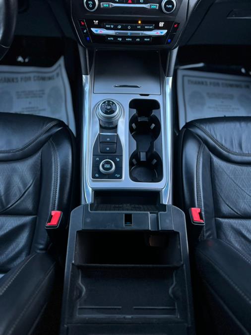 2020 Ford Explorer Platinum 4WD photo