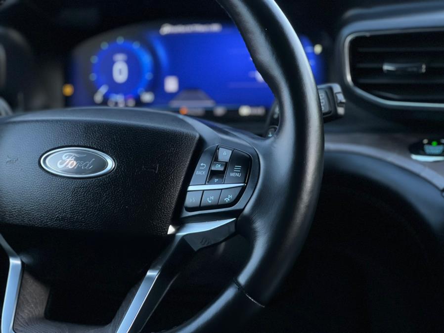 2020 Ford Explorer Platinum 4WD photo