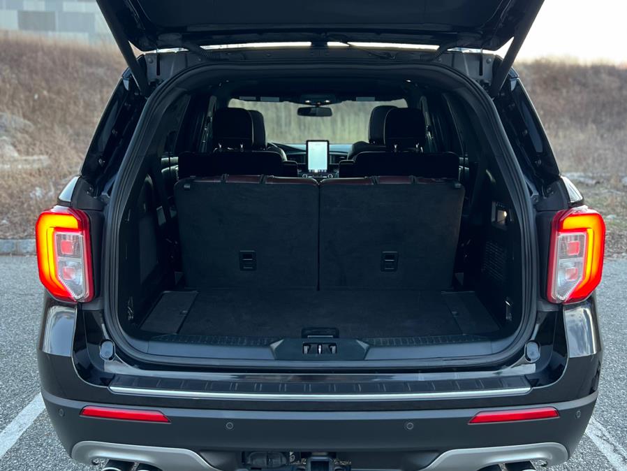 2020 Ford Explorer Platinum 4WD photo