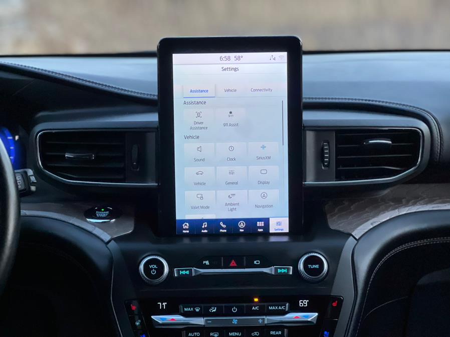 2020 Ford Explorer Platinum 4WD photo