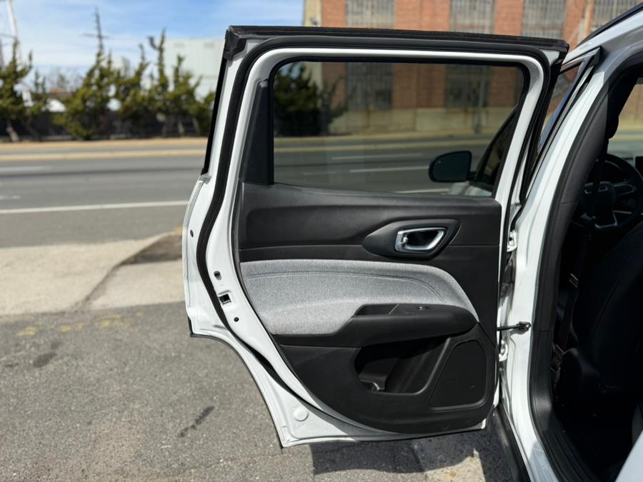 2024 Jeep Compass Latitude 4x4 photo