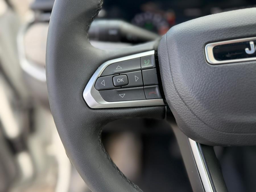 2024 Jeep Compass Latitude 4x4 photo