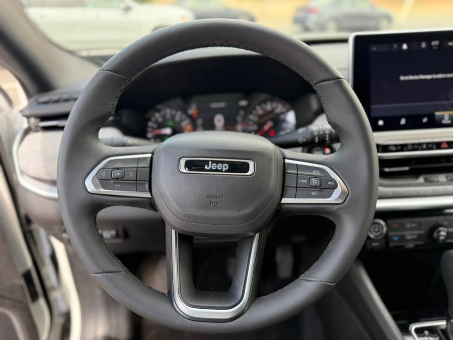 2024 Jeep Compass Latitude 4x4 photo