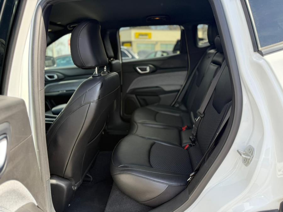 2024 Jeep Compass Latitude 4x4 photo
