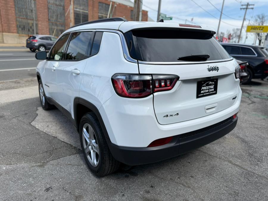 2024 Jeep Compass Latitude 4x4 photo