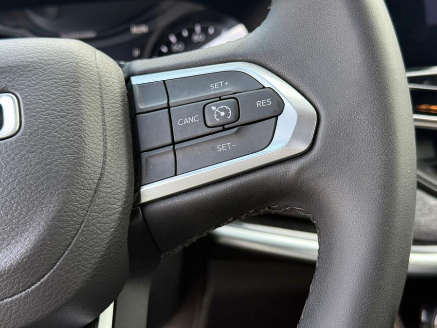 2024 Jeep Compass Latitude 4x4 photo