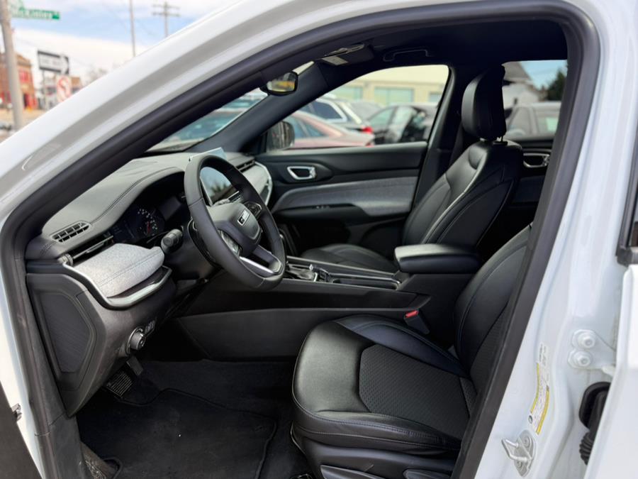 2024 Jeep Compass Latitude 4x4 photo