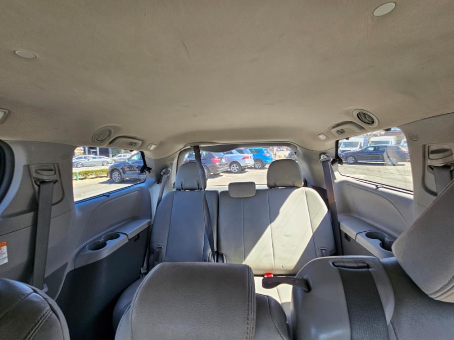 2015 Toyota Sienna 5dr 8-Pass Van XLE Premium  FW photo