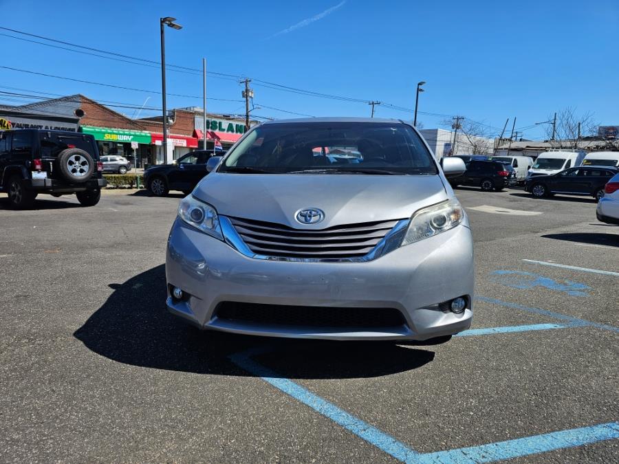 2015 Toyota Sienna 5dr 8-Pass Van XLE Premium  FW photo
