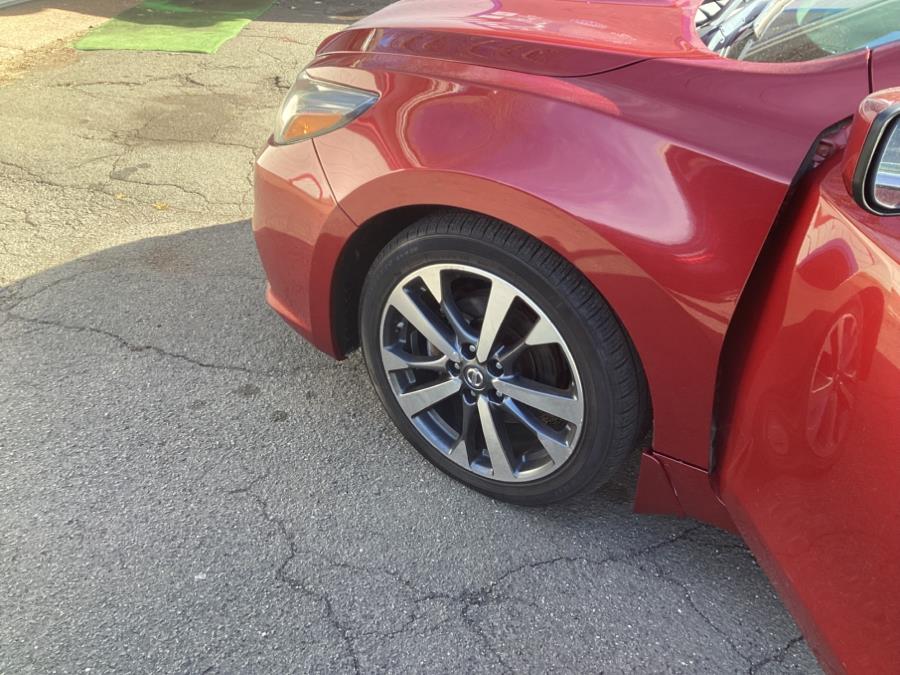 2017 Nissan Altima 2.5 SR Sedan photo