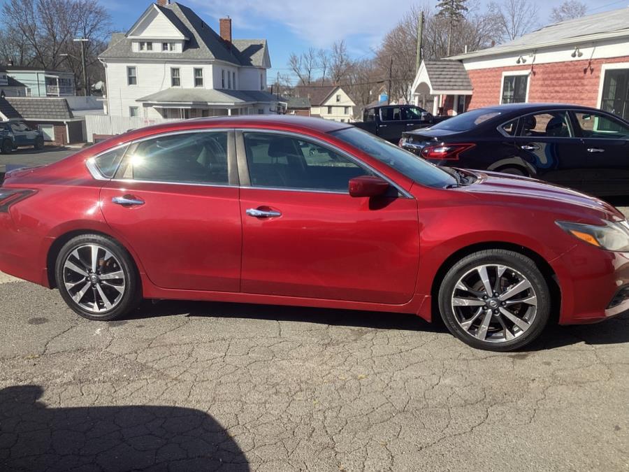 2017 Nissan Altima 2.5 SR Sedan photo
