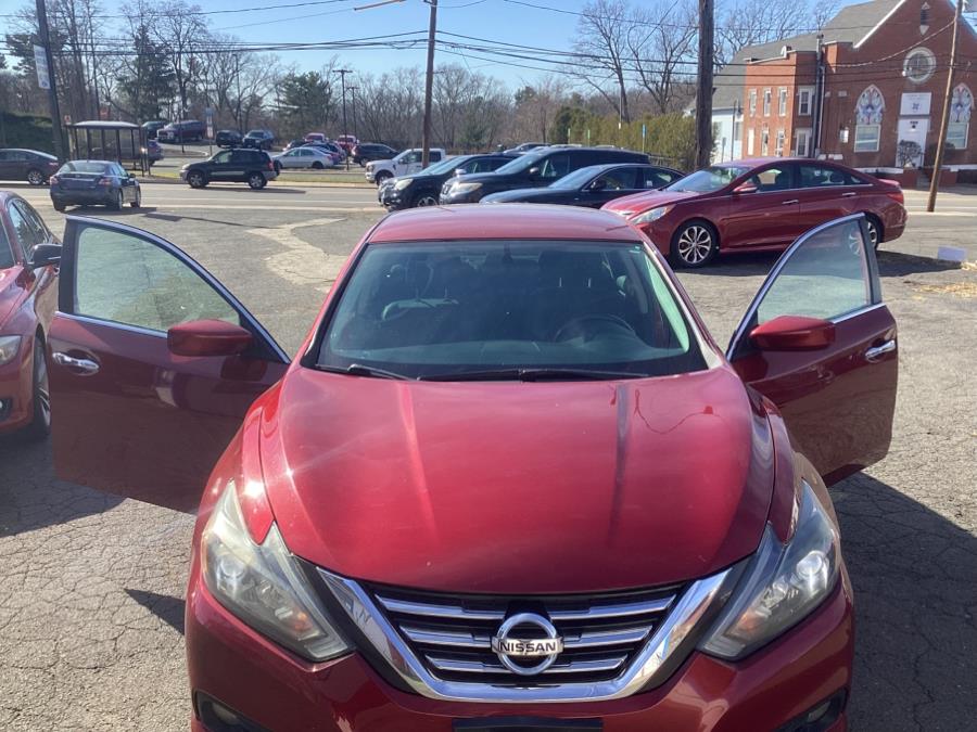 2017 Nissan Altima 2.5 SR Sedan photo