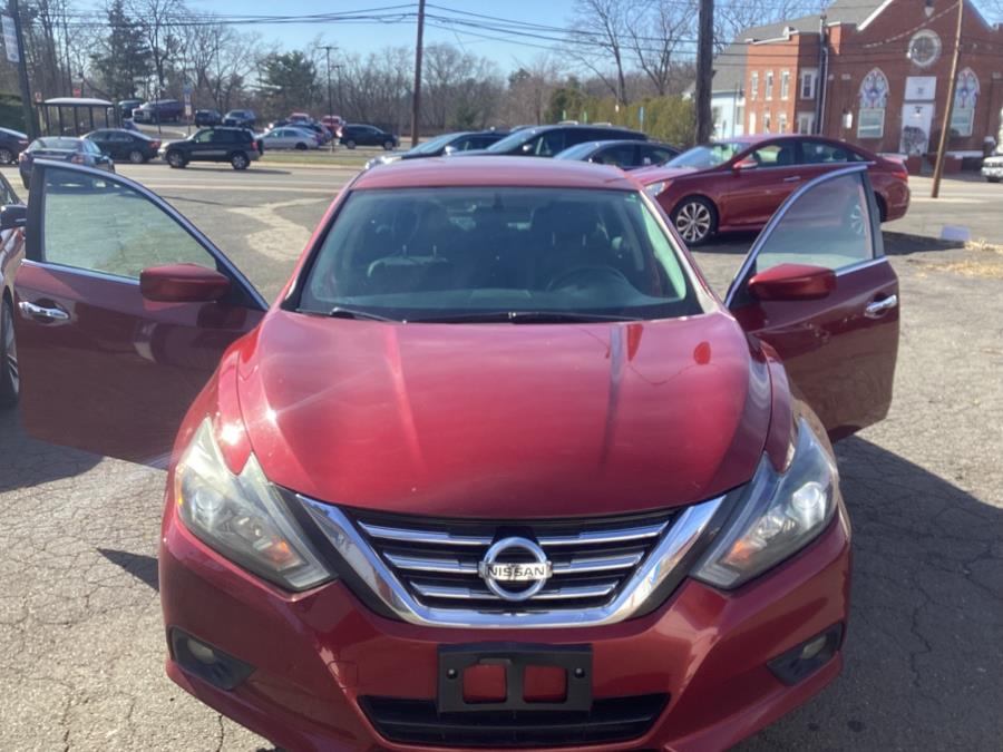 2017 Nissan Altima 2.5 SR Sedan photo