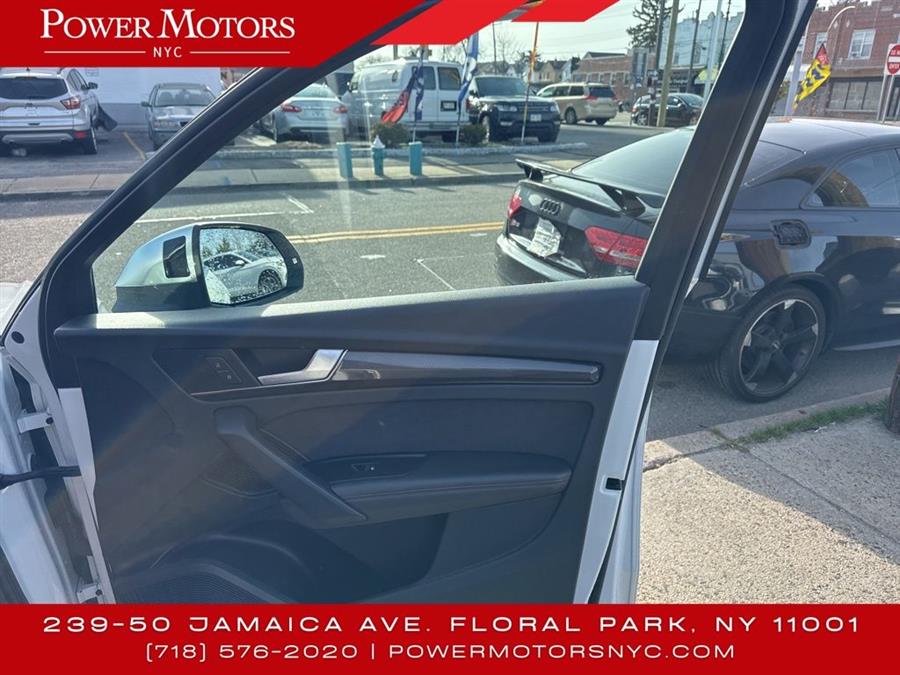 2021 Audi SQ5 Premium Plus photo