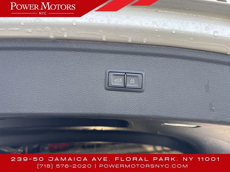 2021 Audi SQ5 Premium Plus photo
