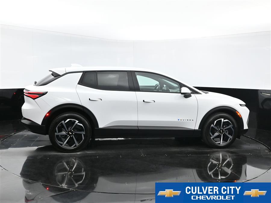 2025 Chevrolet Equinox EV LT photo