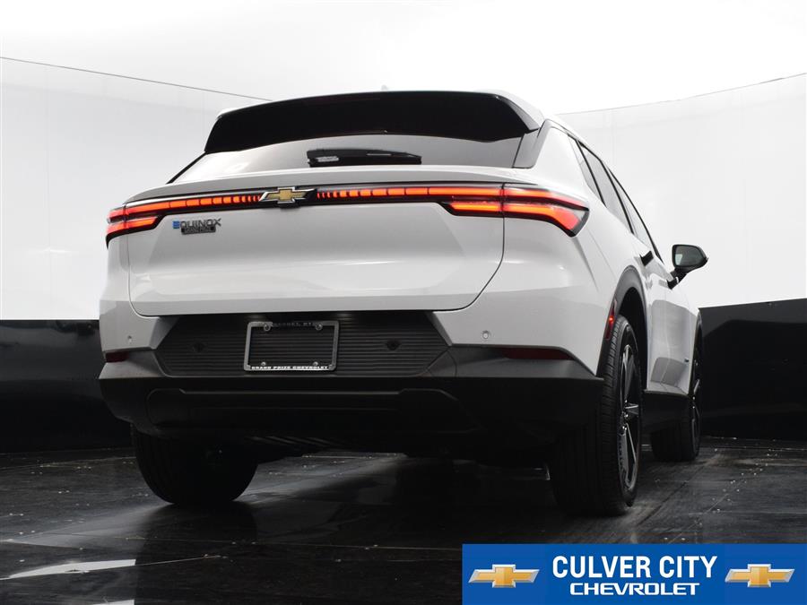 2025 Chevrolet Equinox EV LT photo