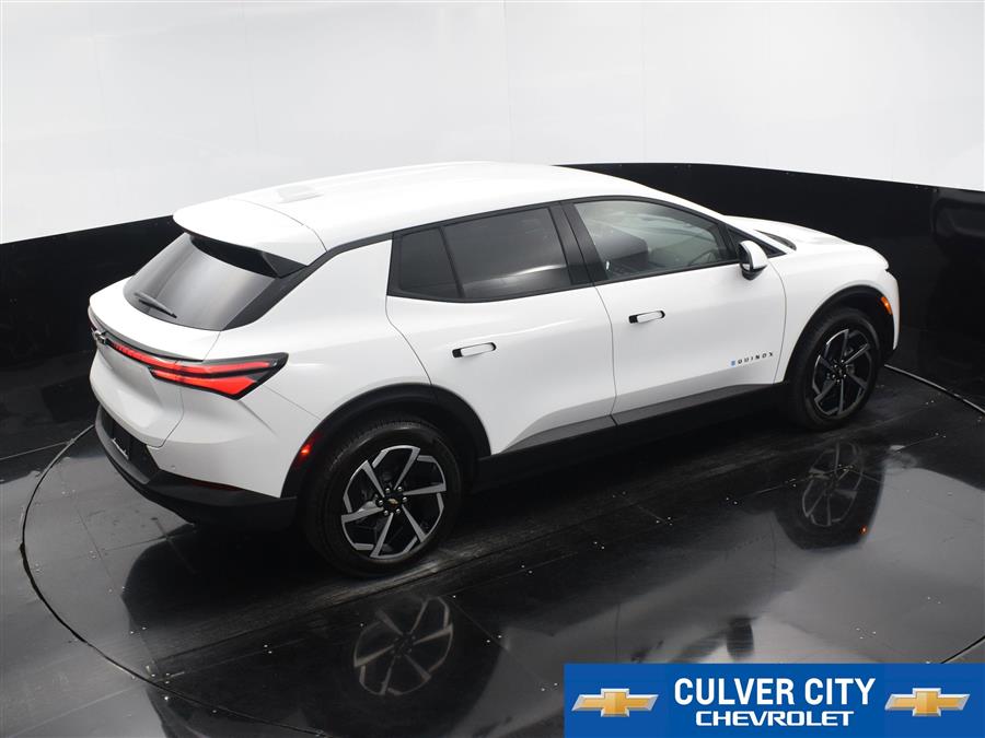 2025 Chevrolet Equinox EV LT photo