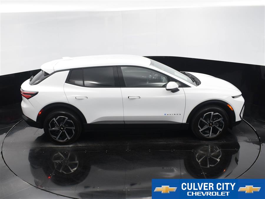 2025 Chevrolet Equinox EV LT photo