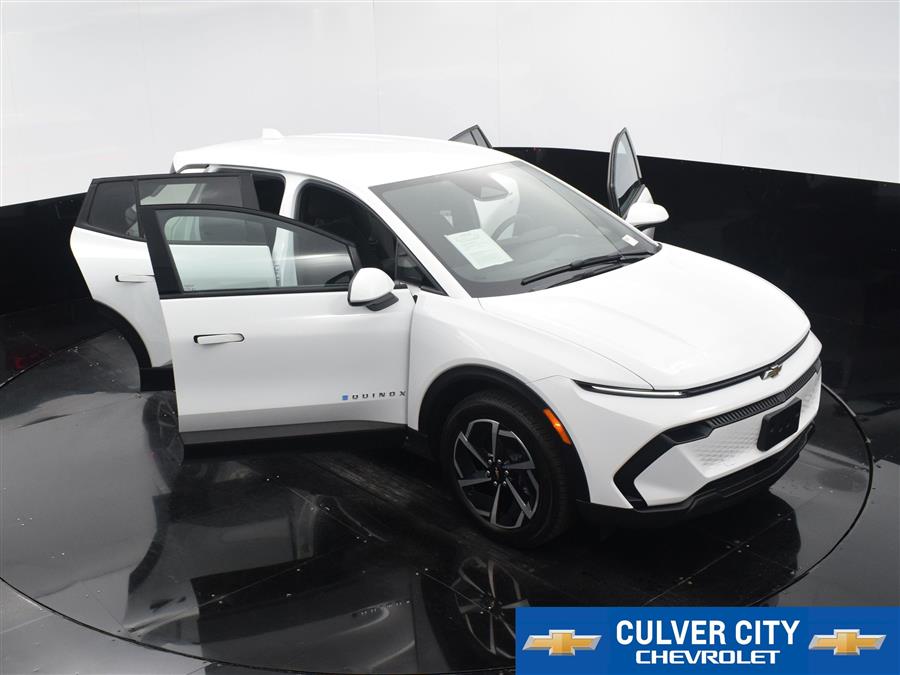 2025 Chevrolet Equinox EV LT photo