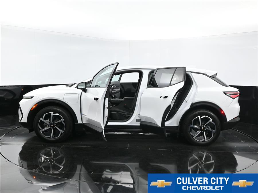 2025 Chevrolet Equinox EV LT photo