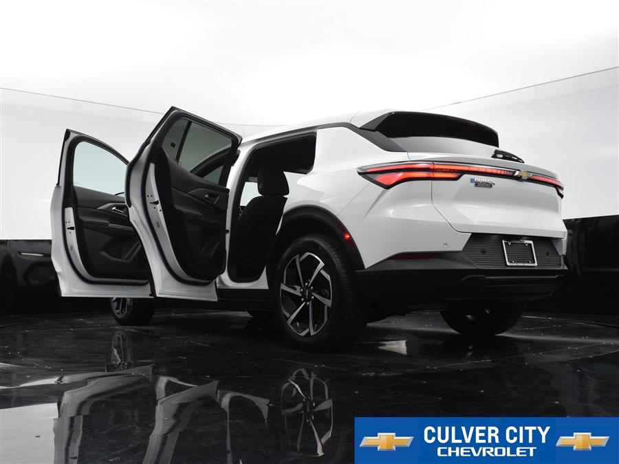 2025 Chevrolet Equinox EV LT photo