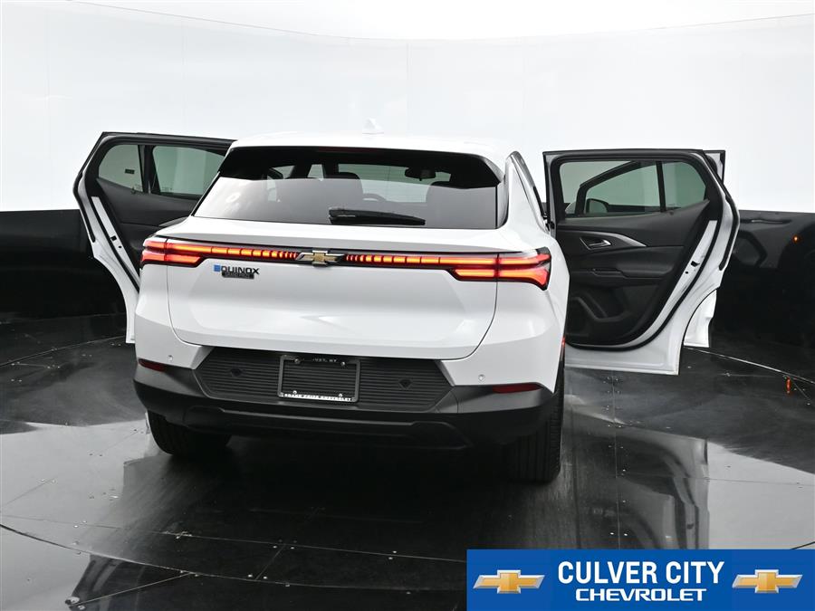 2025 Chevrolet Equinox EV LT photo