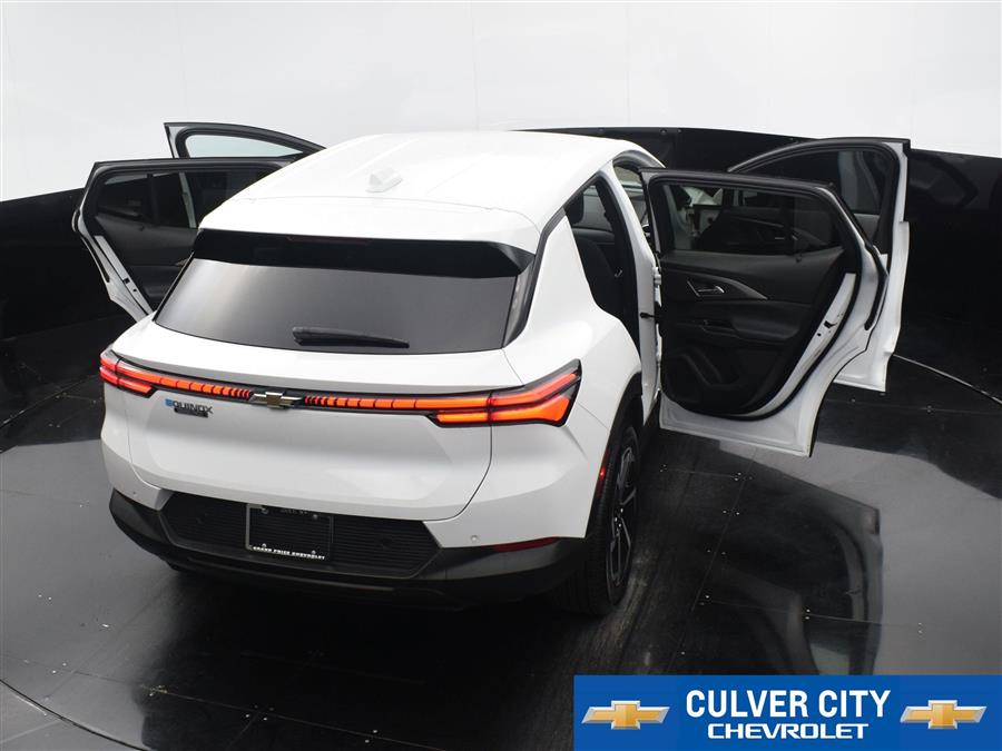 2025 Chevrolet Equinox EV LT photo