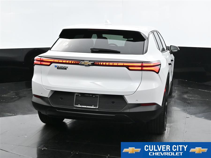 2025 Chevrolet Equinox EV LT photo