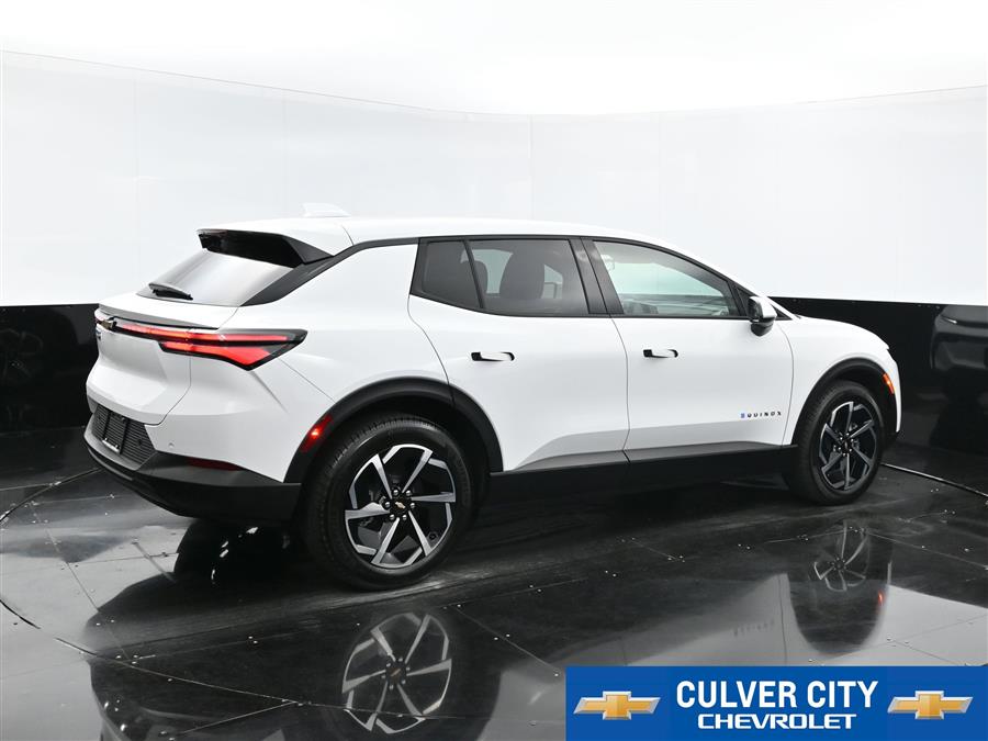 2025 Chevrolet Equinox EV LT photo
