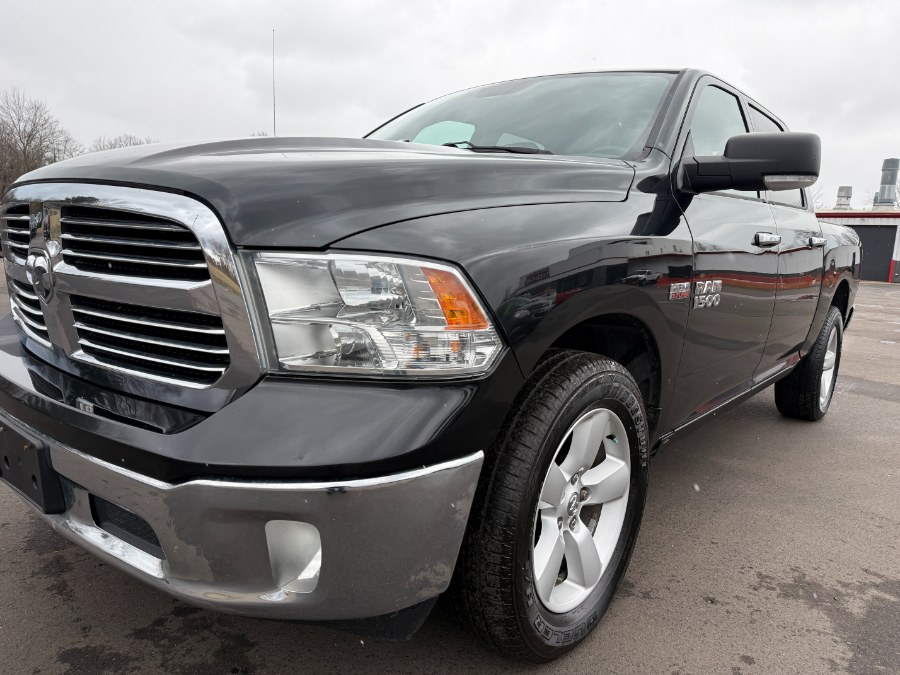2017 RAM 1500 4WD Crew Cab 140.5
