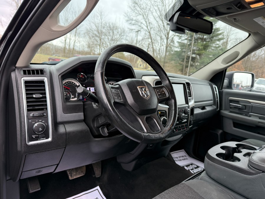 2017 RAM 1500 4WD Crew Cab 140.5