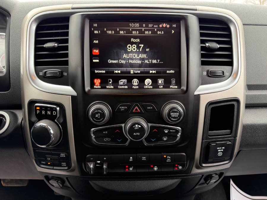 2017 RAM 1500 4WD Crew Cab 140.5