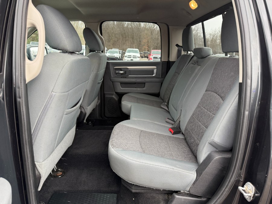 2017 RAM 1500 4WD Crew Cab 140.5