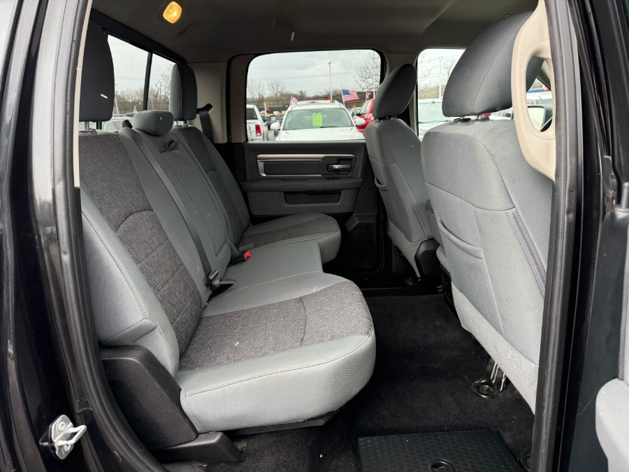 2017 RAM 1500 4WD Crew Cab 140.5