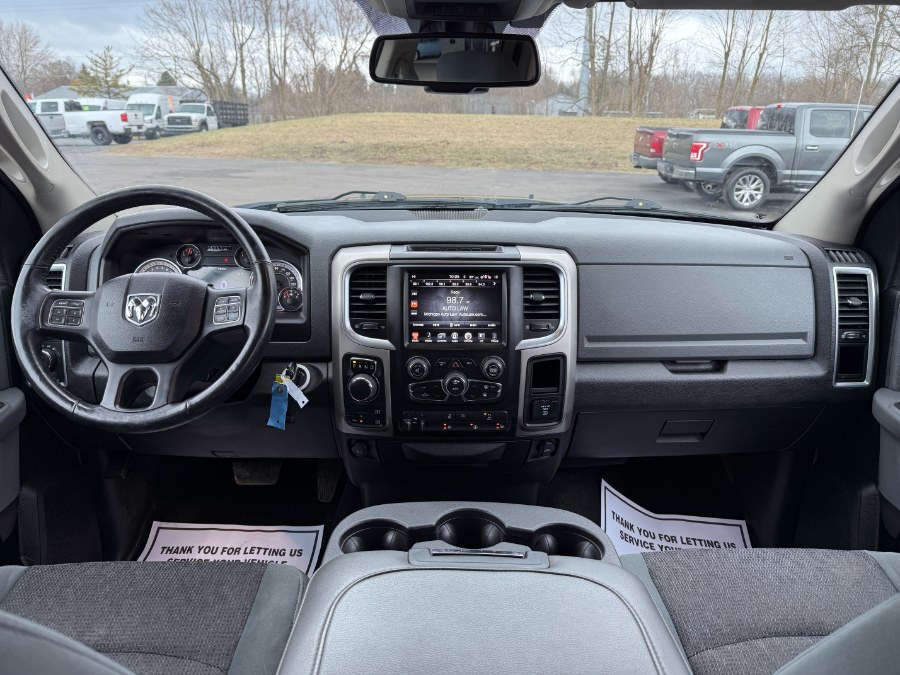 2017 RAM 1500 4WD Crew Cab 140.5