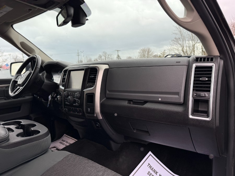 2017 RAM 1500 4WD Crew Cab 140.5